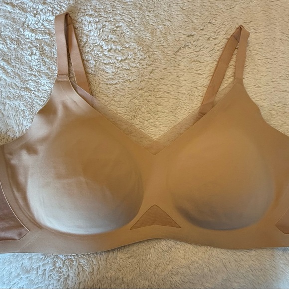 EUC Seamless HONEYLOVE Wire-Free Bra with Adjustable Straps and washing bag - Picture 3 of 10